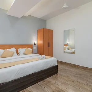 3* Hotel De Luxe Basai Road