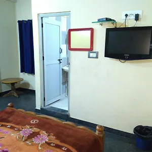  Hotel Happy Knights Residency India